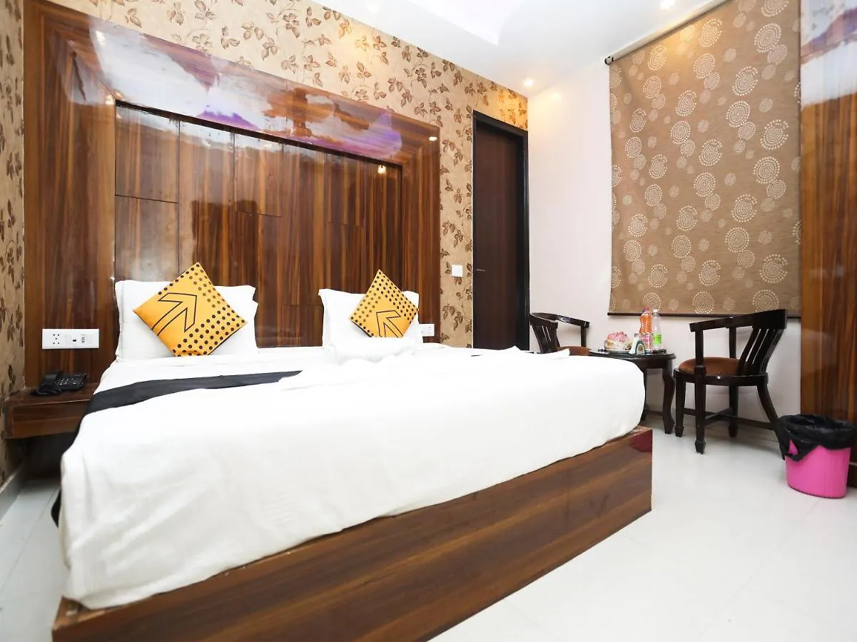 Hotel Luxury Stay New Delhi 3*,